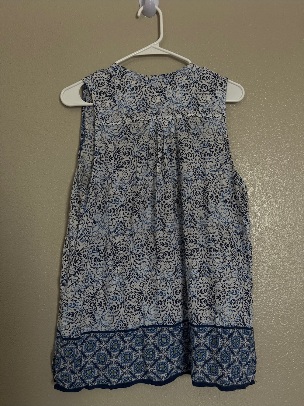 Soiree Sleeveless Blue & White Printed V-Neck Camisole - Picture 5 of 8